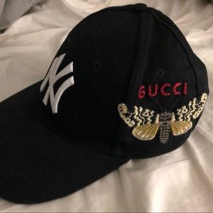 Gucci yankee hat in black .